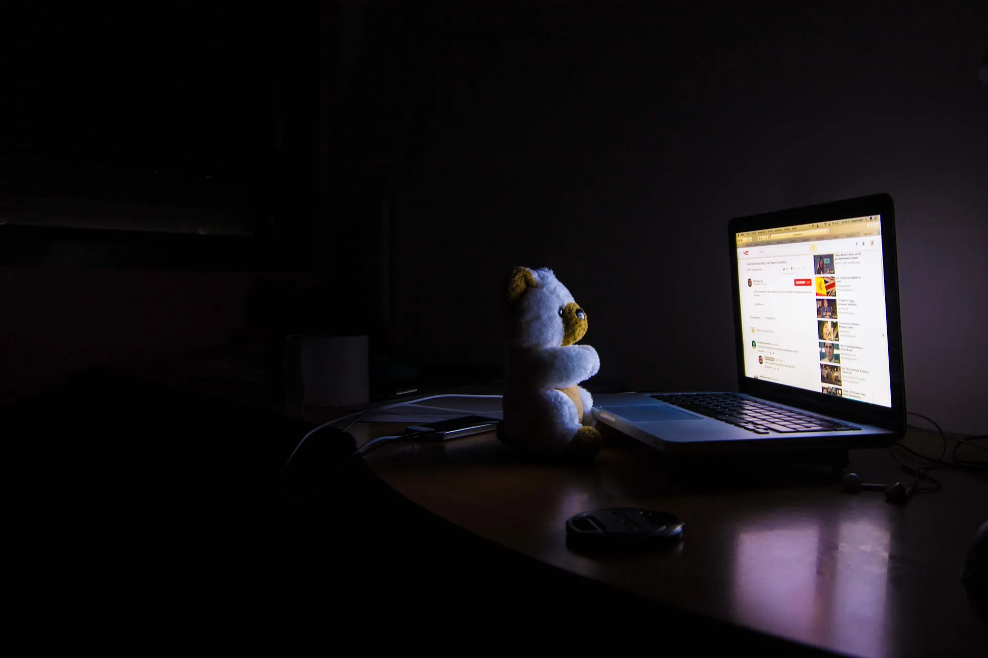 Insomnia and Sleep Procrastination 2 Teddy bear looking at electronics instead of going to bed